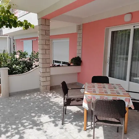 Apartment 2714a *